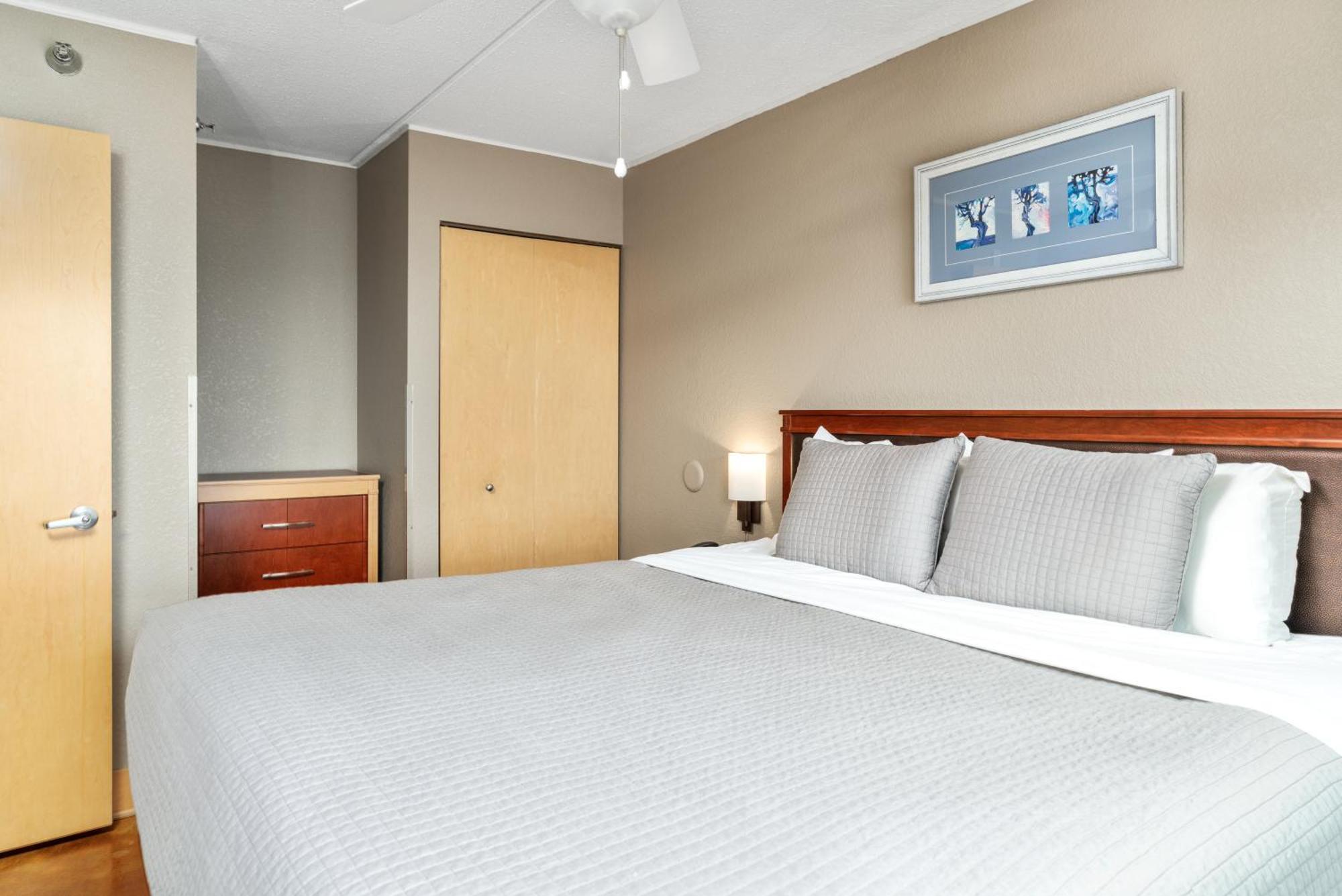East Bay Suites Гранд-Марей Экстерьер фото